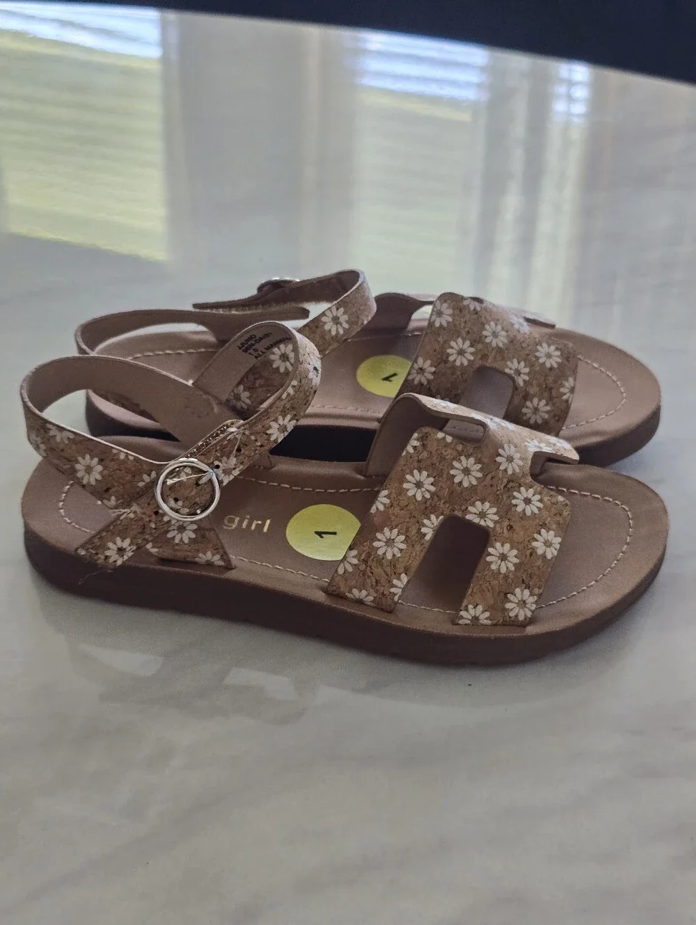 Madden Girl Floral Cork Flat Sandals Size 1 Tan White Daisy Ankle Strap Boho